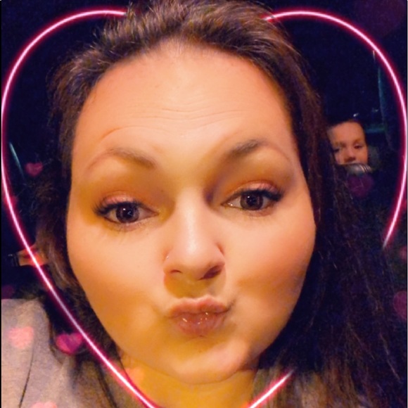 Meet your Posher, Jessica - Picture 1 of 1